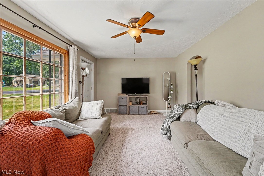 4627 20th Street Northwest Canton, OH 44708 - Photo 7 of 32