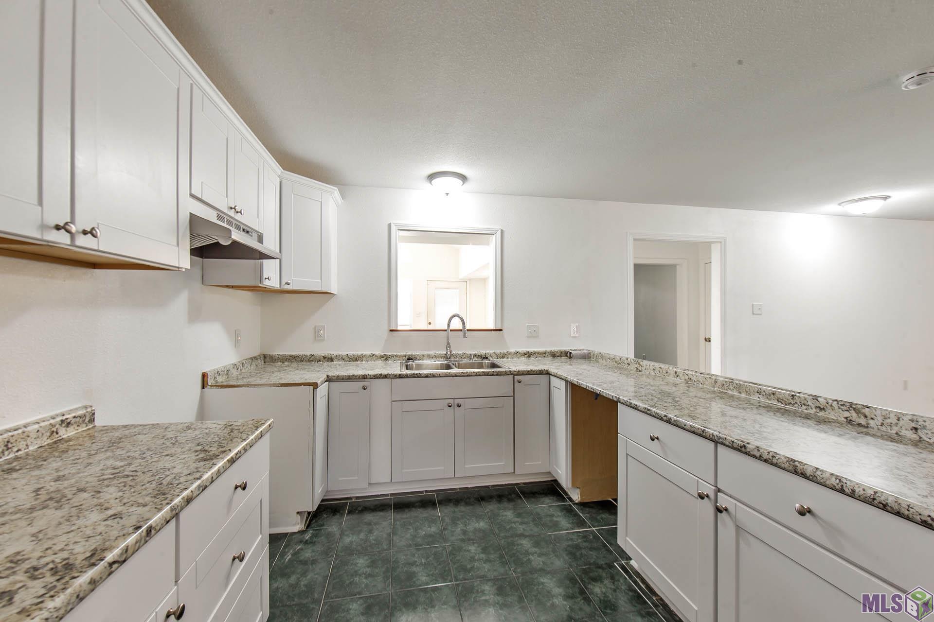 2007 Ruby Drive Houma, LA 70363 - Photo 5 of 13