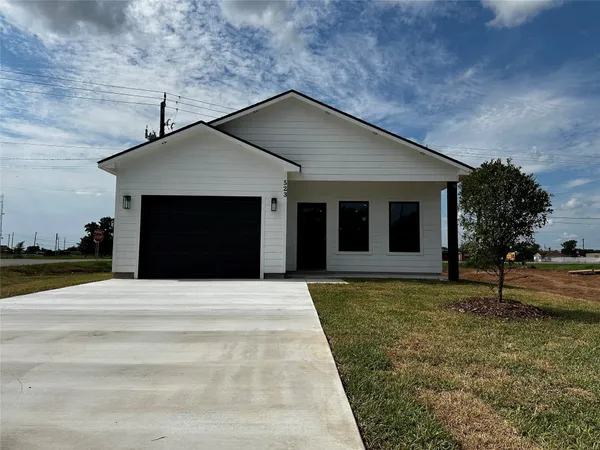 $234,900 | 523 South Avenue F, Freeport, TX 77541