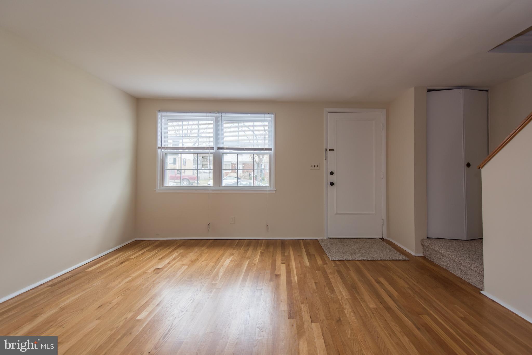 5202 Saybrook Road Baltimore, MD 21206 - Photo 3 of 27 Family Room