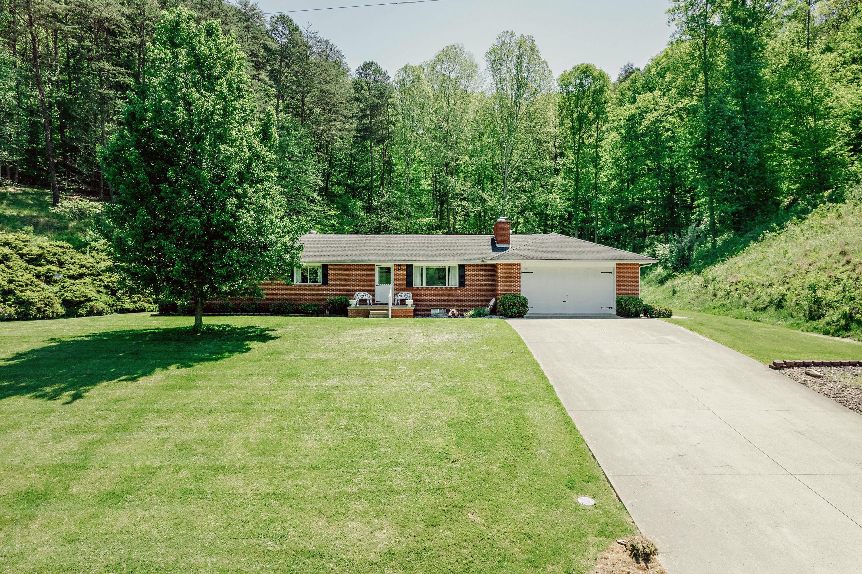 2734 Erwin Road Jackson, OH 45640 - Photo 2 of 60 002