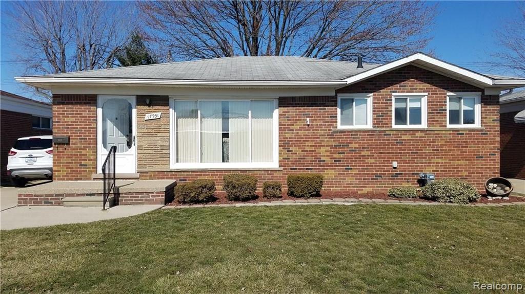 17951 Airport Road Fraser, MI 48026 - Photo 1 of 20