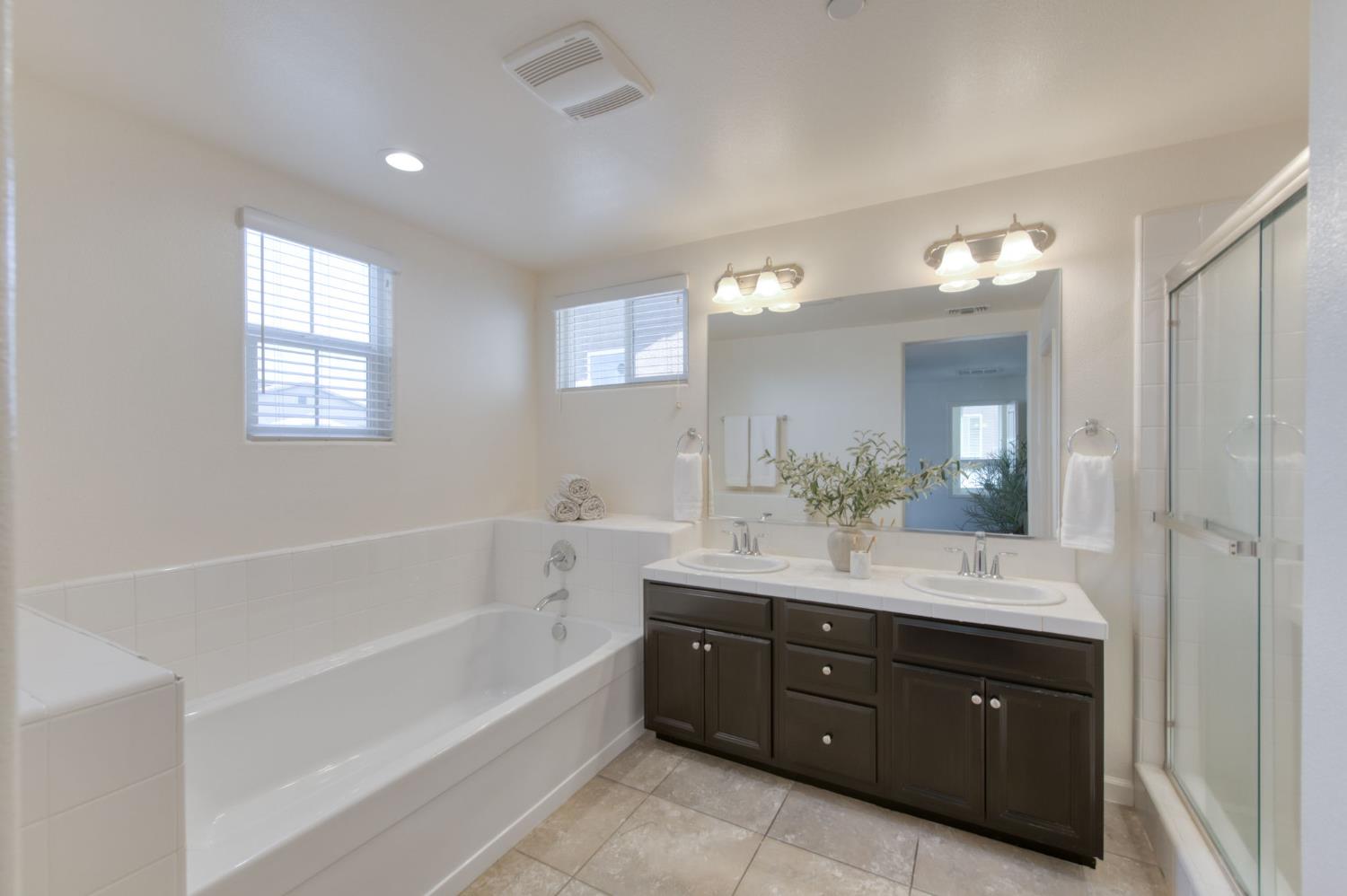 896 Lassen Lane West Madera, CA 93636 - Photo 18 of 24
