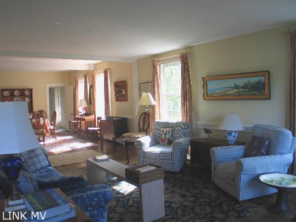 667 State Road West Tisbury, MA 02568 - Photo 2 of 14 http://d1qzqeyxiitrap.cloudfront.net/photos/19887/600/b45e1b86.jpg