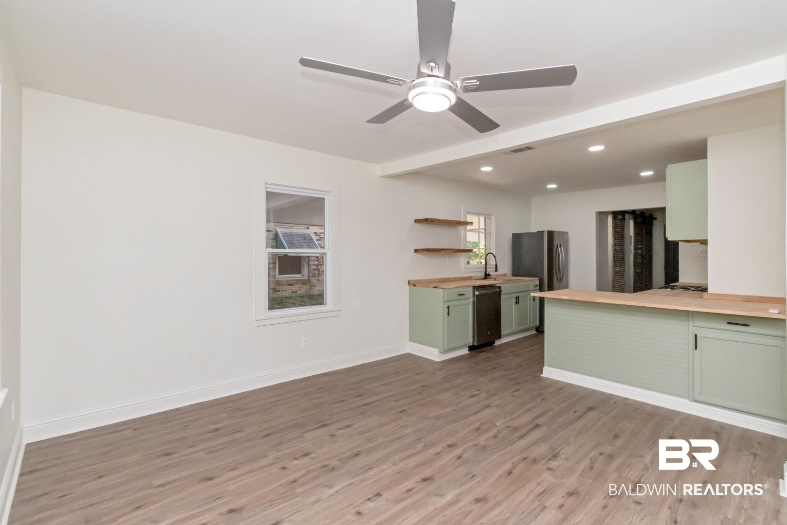 258 3rd Avenue Chickasaw, AL 36611 - Photo 5 of 31
