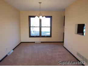 3211 Vigal Road Springfield, IL 62712 - Photo 6 of 9