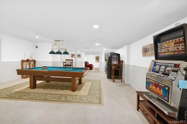 $3,295,000 | 61 Hidden Cove Court, Southampton, NY 11968