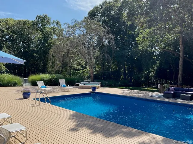$3,295,000 | 61 Hidden Cove Court, Southampton, NY 11968