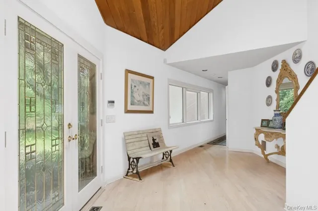 $3,295,000 | 61 Hidden Cove Court, Southampton, NY 11968