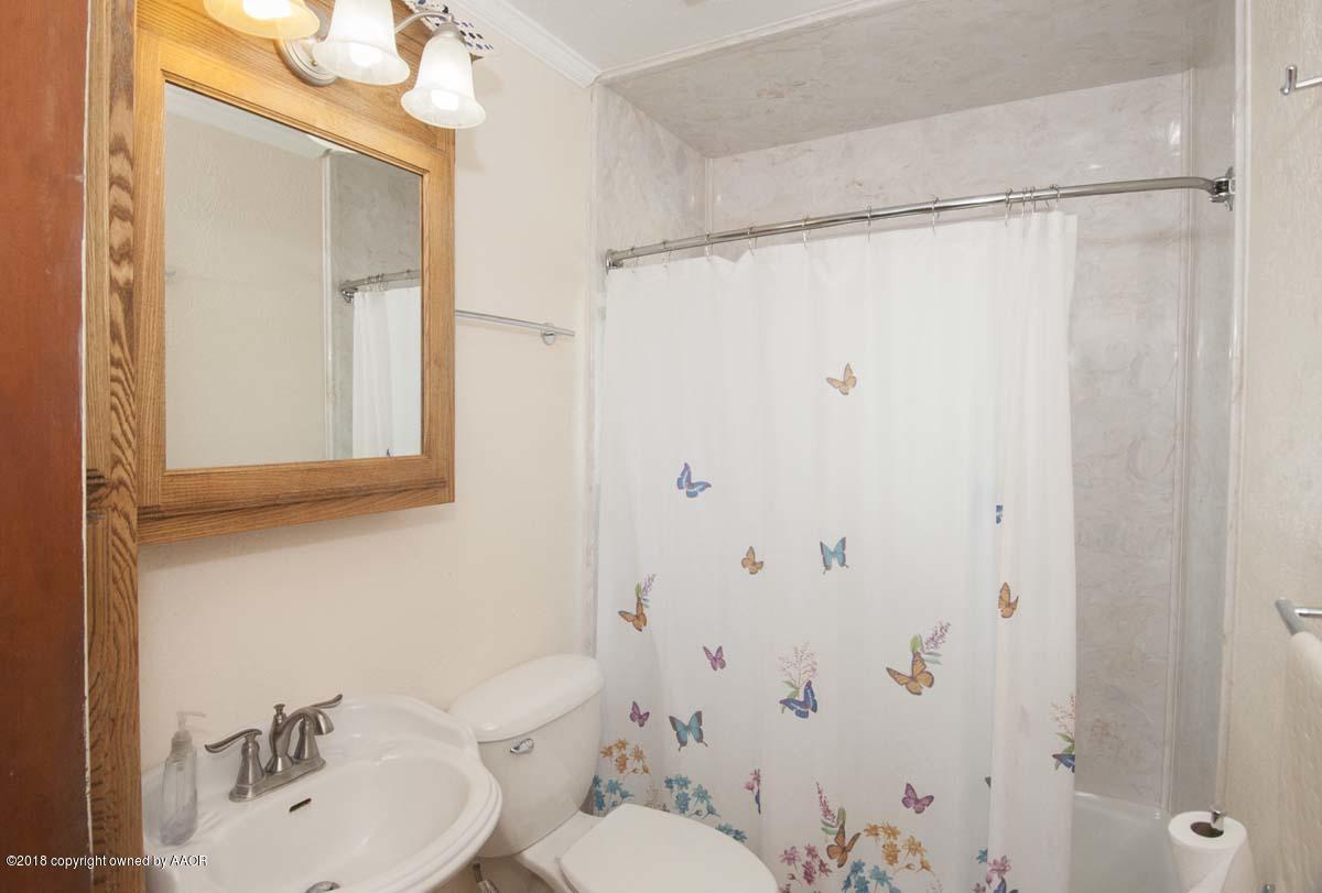 3605 South Harrison Street Amarillo, TX 79110 - Photo 15 of 23 BATHROOM VIEW 1