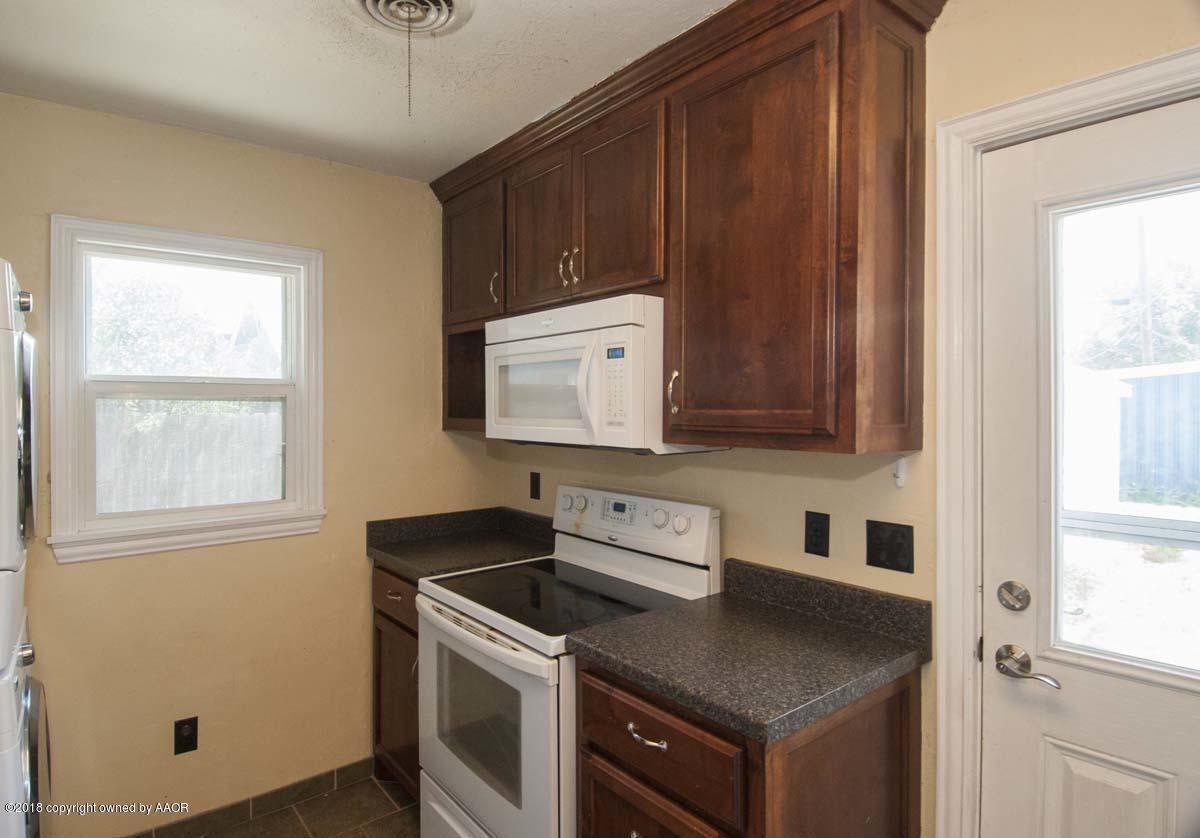 3605 South Harrison Street Amarillo, TX 79110 - Photo 7 of 23 KITCHEN VIEW 3