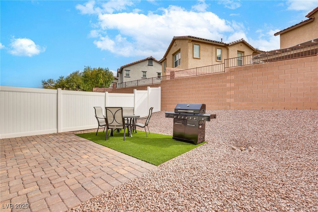 1072 Gabriela Ridge Lane Henderson, NV 89002 - Photo 2 of 28