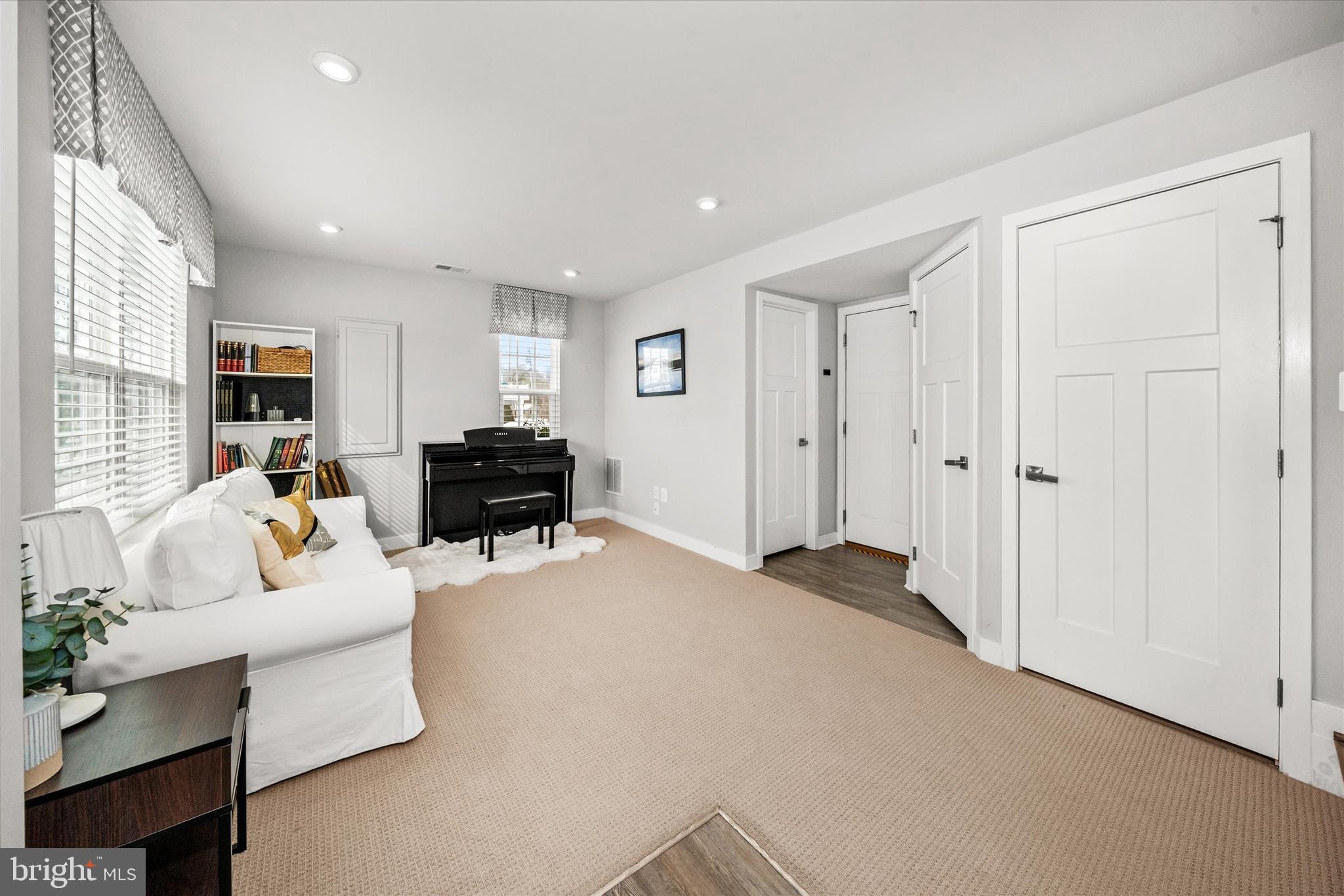 119 Felix Drive Newark, DE 19713 - Photo 3 of 26