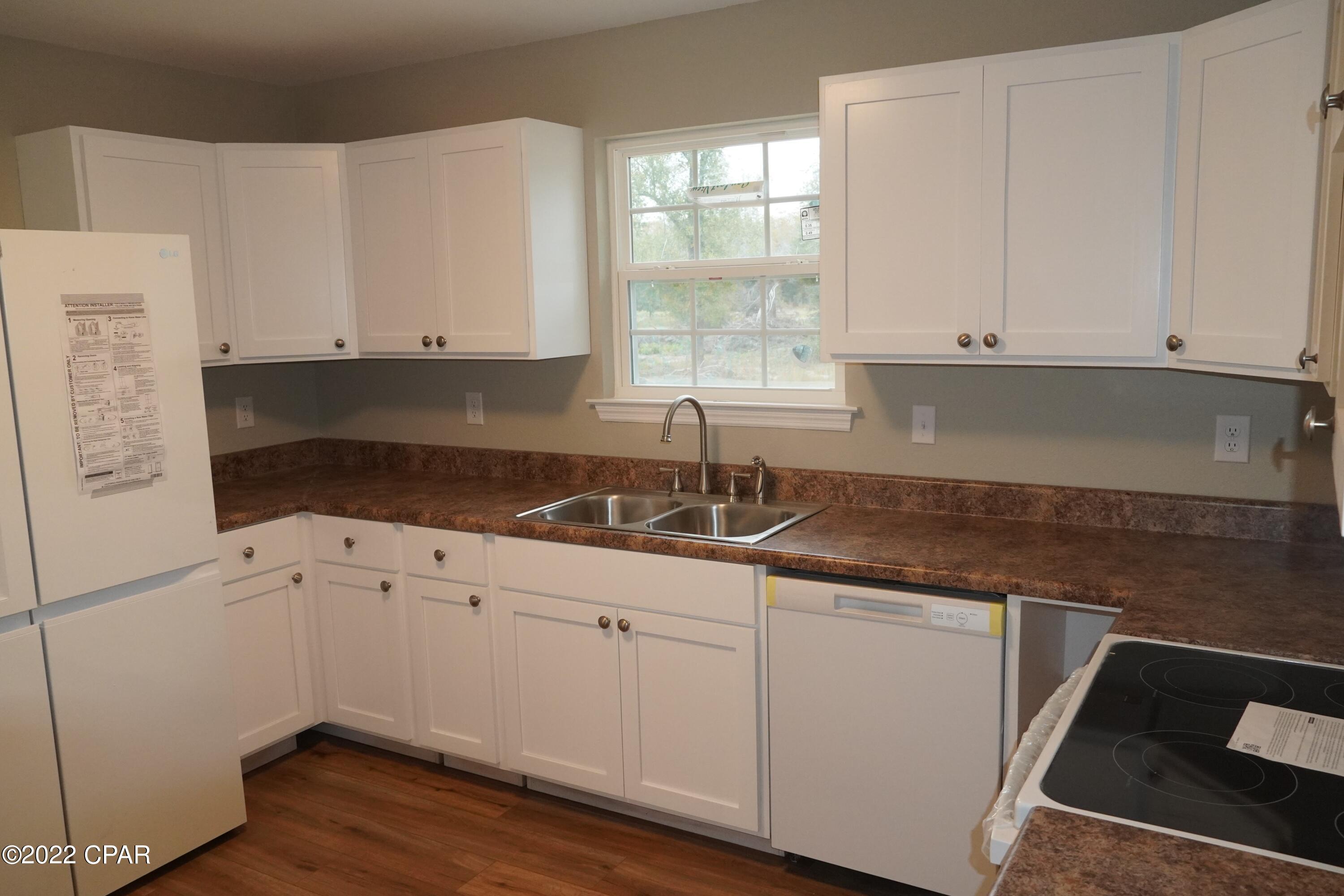 6597 Grande Oak Loop Grand Ridge, FL 32442 - Photo 10 of 17 Gallery Image 10