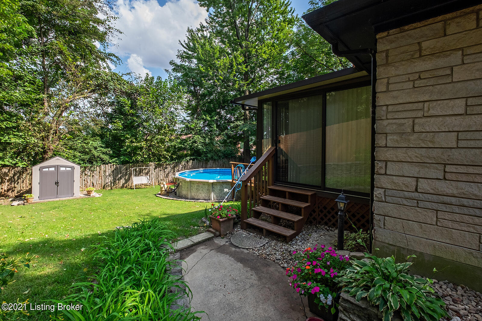 5423 Winding Road Louisville, KY 40214 - Photo 31 of 35 0053