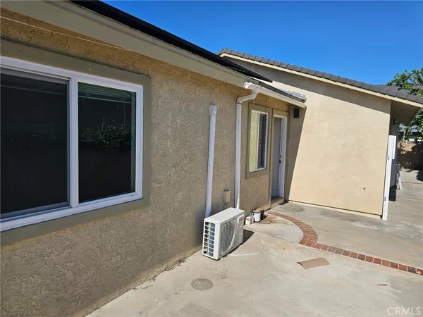 $2,100 | 13523 1/2 Norton Avenue, Chino, CA 91710