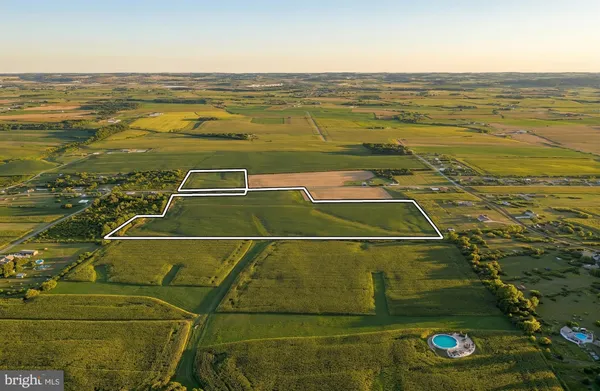 a view of a tennis court