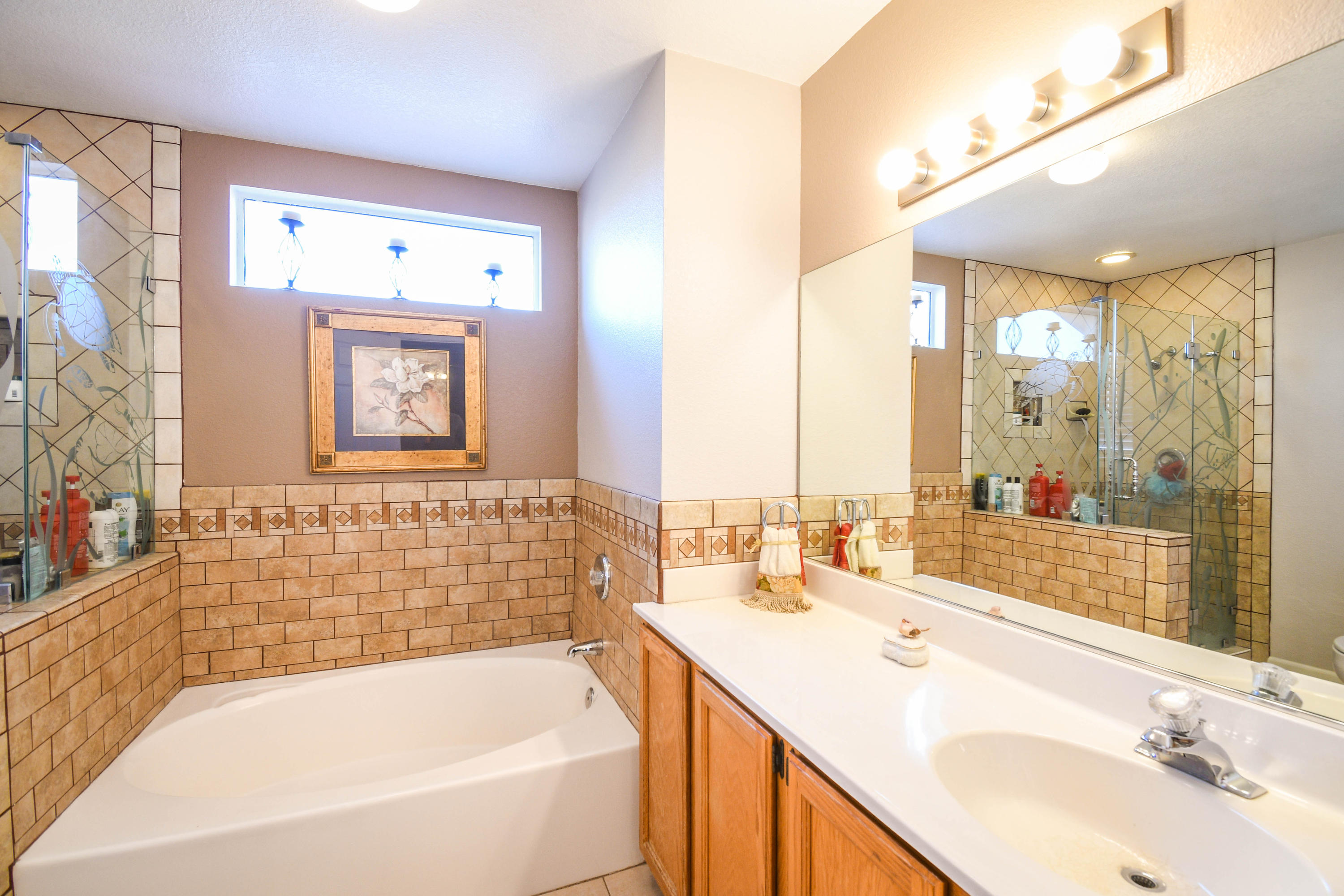 5207 Moonraker Road Palmdale, CA 93552 - Photo 17 of 26 Shower/bath