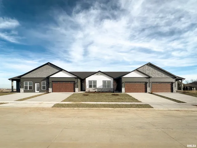 $391,860 | 5885 Butterfield Court, Bettendorf, IA 52722