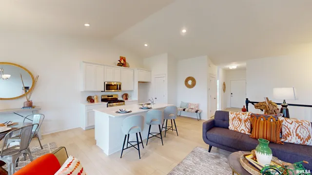 $391,860 | 5885 Butterfield Court, Bettendorf, IA 52722