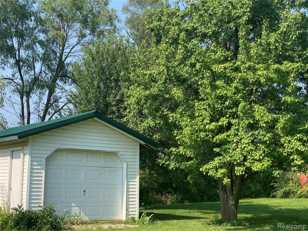 14215 Barnes Road Byron, MI 48418 - Photo 25 of 31
