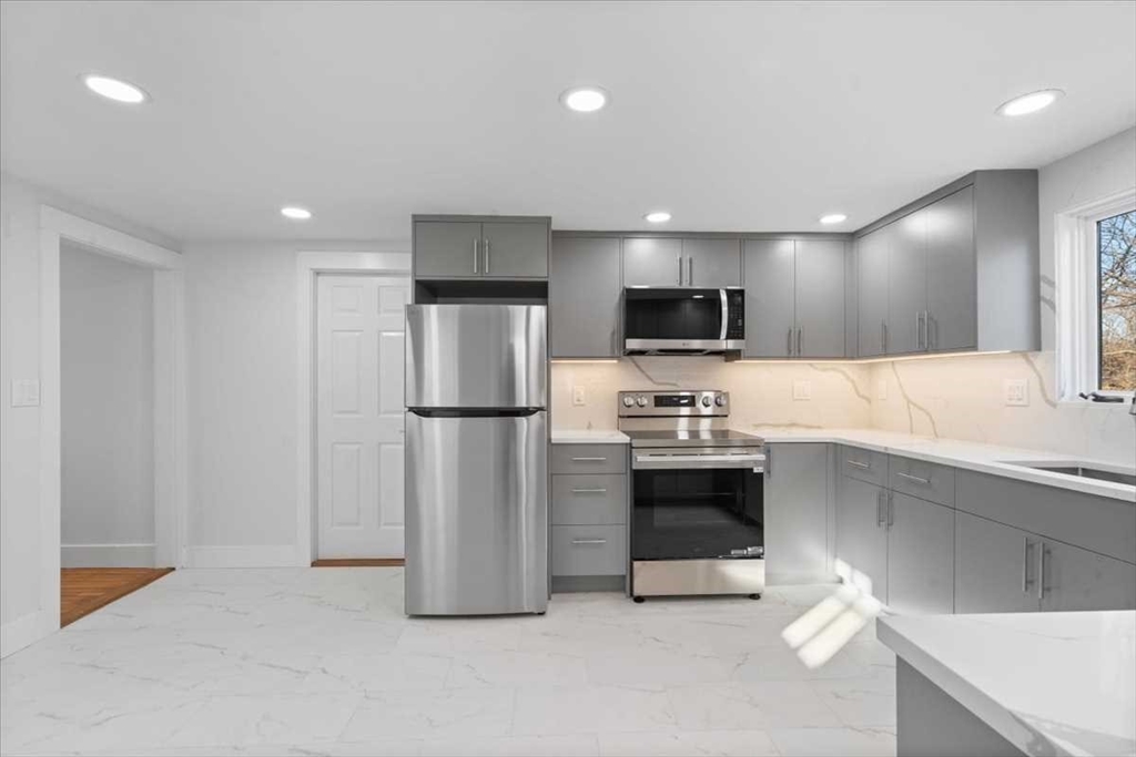 144 Howe Street Marlborough, MA 01752 - Photo 15 of 36