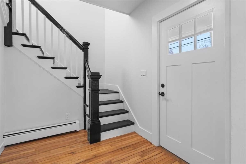 144 Howe Street Marlborough, MA 01752 - Photo 4 of 36