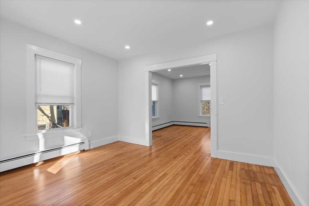 144 Howe Street Marlborough, MA 01752 - Photo 6 of 36