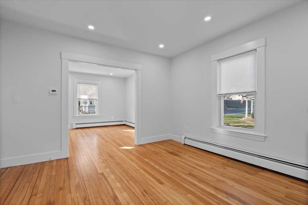 144 Howe Street Marlborough, MA 01752 - Photo 9 of 36