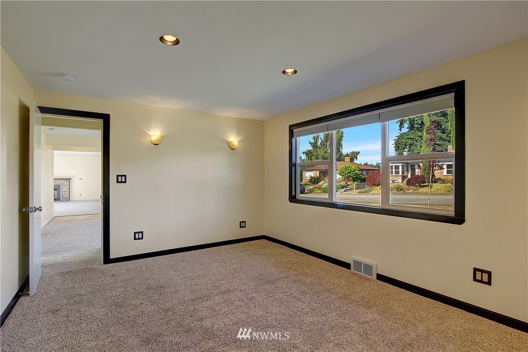 5102 Rucker Avenue Everett, WA 98203 - Photo 15 of 30 Gallery Image 15