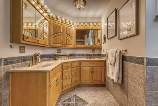 $649,900 | 10453 Highway 101, Decatur, IN 46733