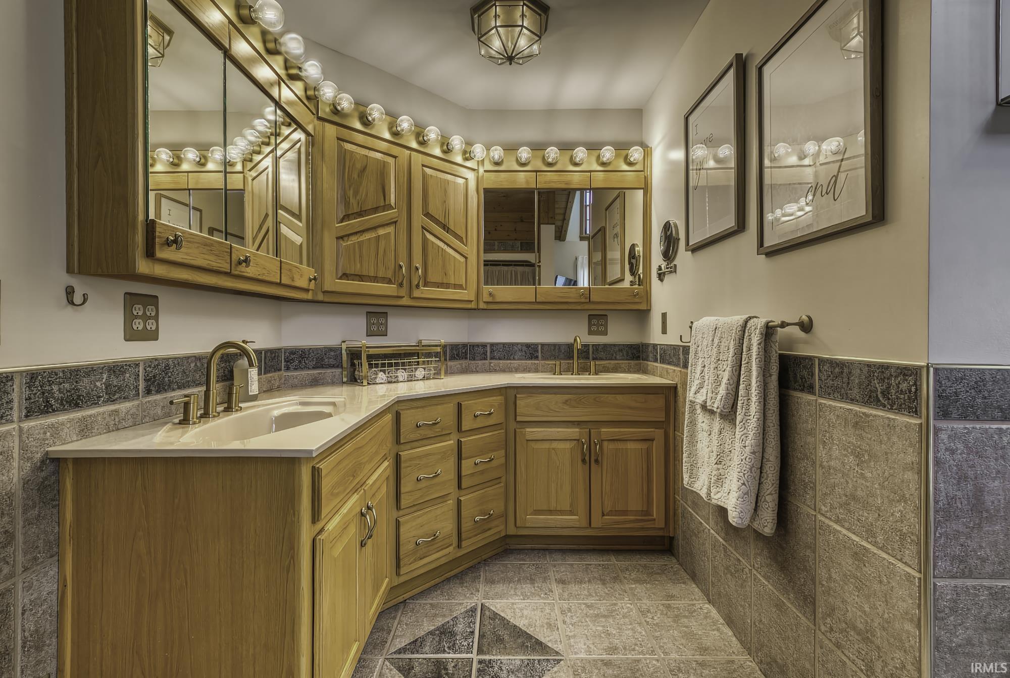 10453 Highway 101 Decatur, IN 46733 - Photo 16 of 36