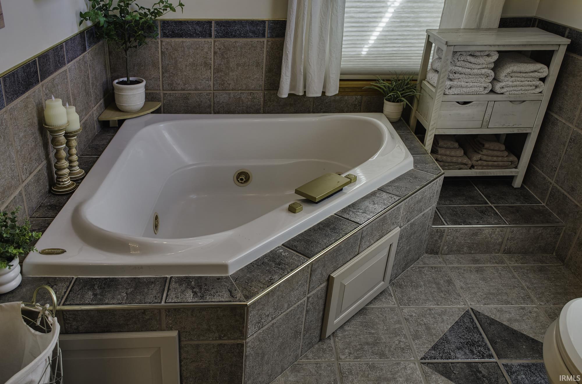 10453 Highway 101 Decatur, IN 46733 - Photo 17 of 36