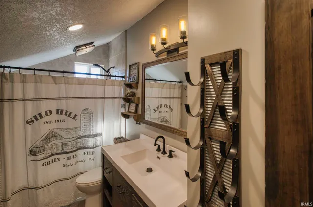 $649,900 | 10453 Highway 101, Decatur, IN 46733