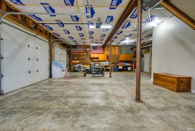 $649,900 | 10453 Highway 101, Decatur, IN 46733