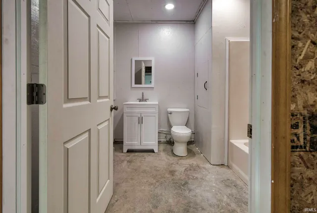 $649,900 | 10453 Highway 101, Decatur, IN 46733