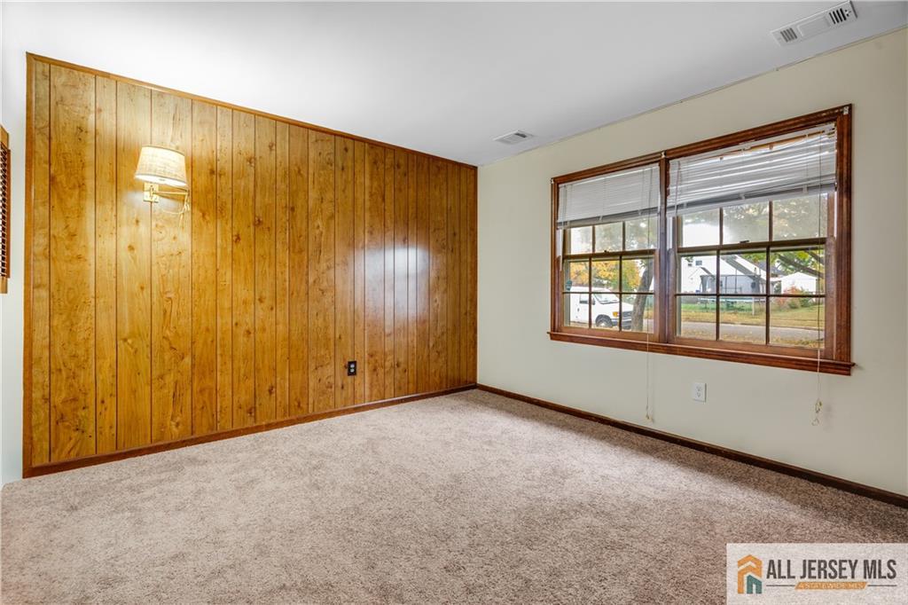106 Farragut Avenue Middlesex, NJ 08846 - Photo 17 of 25 an empty room with windows