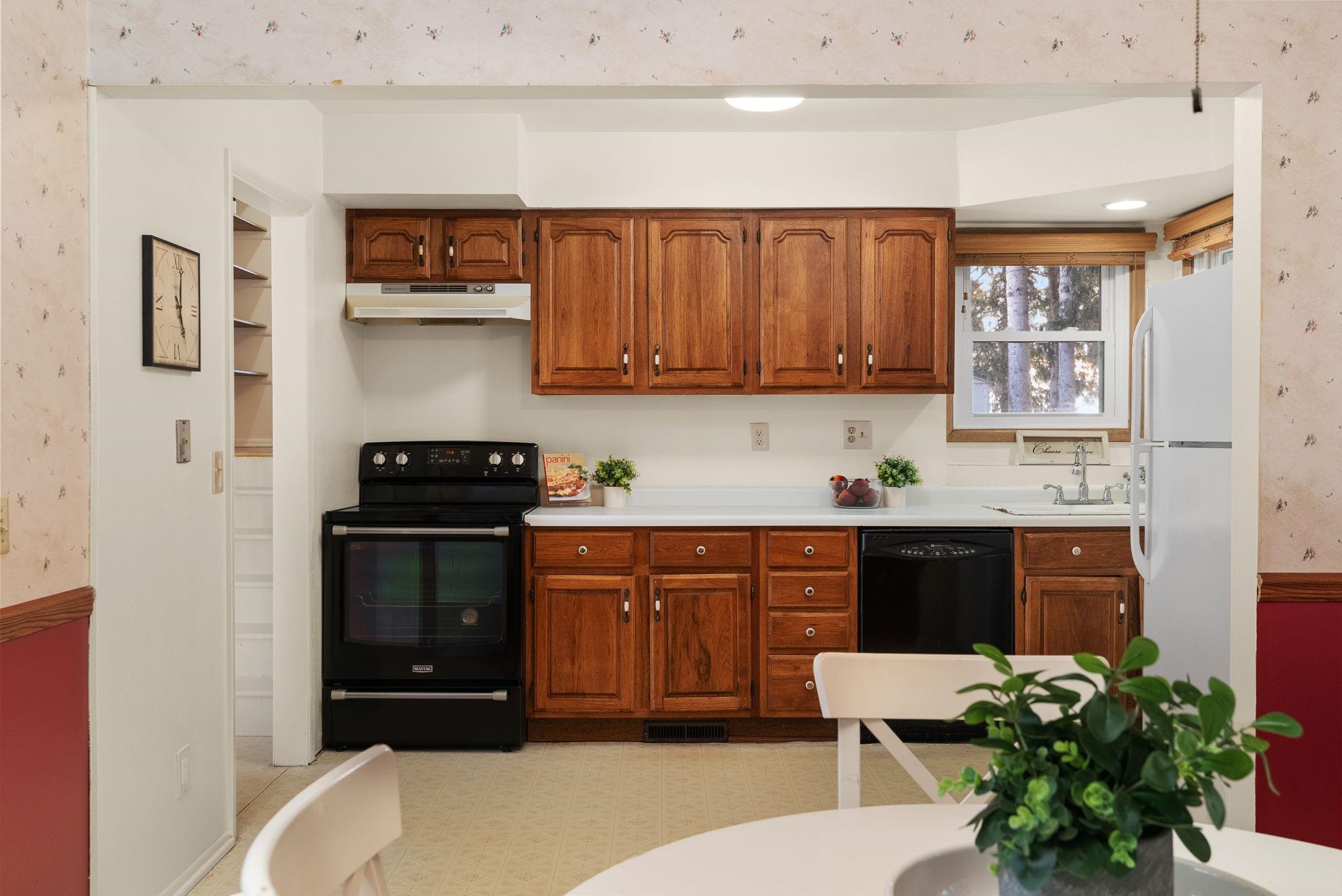 2845 Tomahawk Court Middleton, WI 53562 - Photo 11 of 23