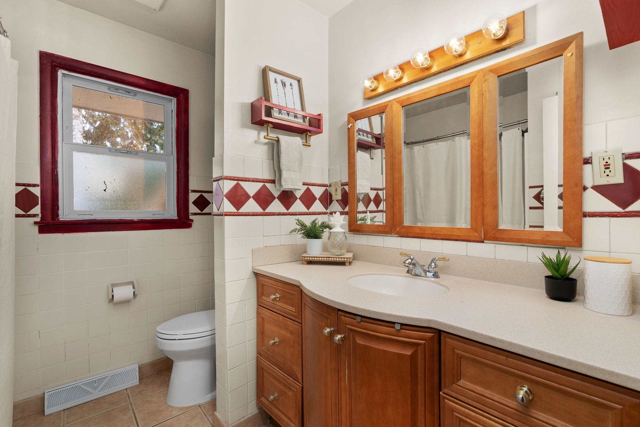 2845 Tomahawk Court Middleton, WI 53562 - Photo 13 of 23