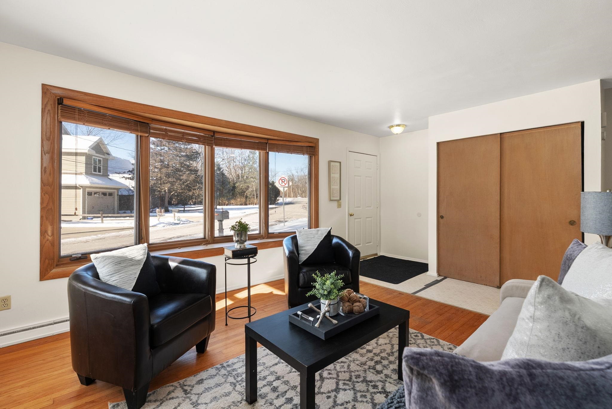 2845 Tomahawk Court Middleton, WI 53562 - Photo 4 of 23