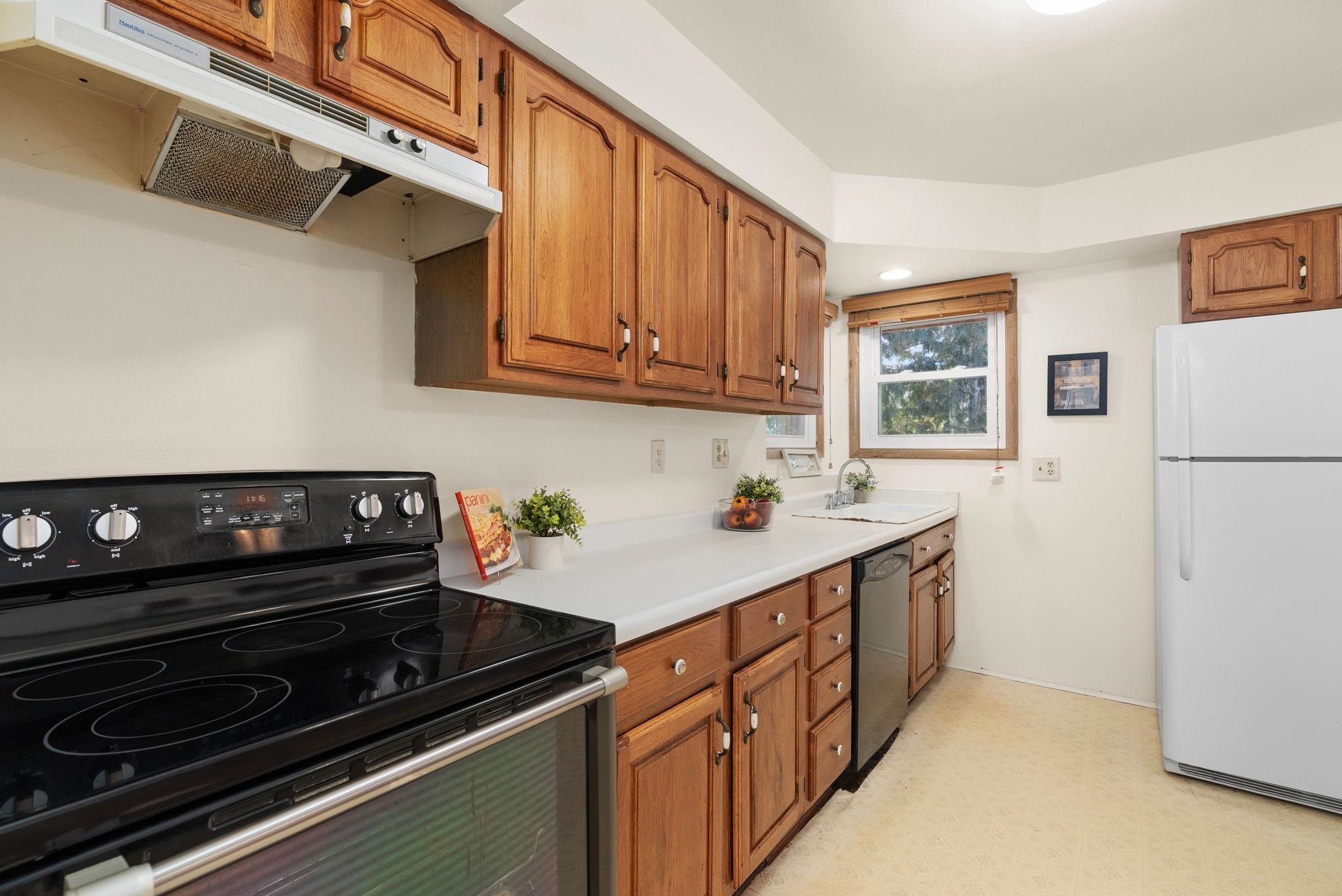 2845 Tomahawk Court Middleton, WI 53562 - Photo 9 of 23