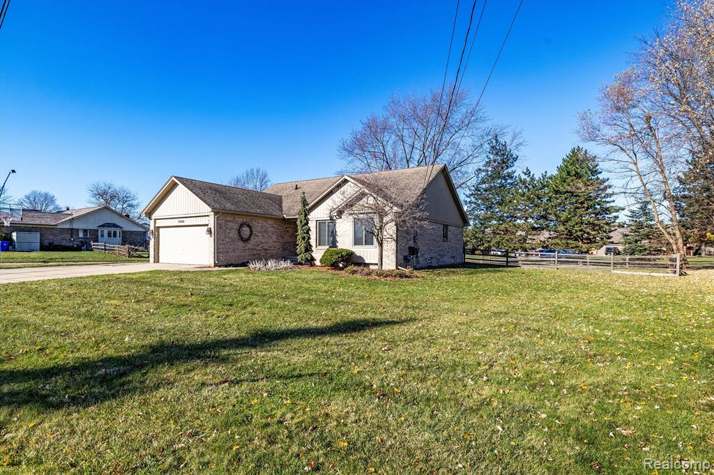 33565 Mulvey Road Fraser, MI 48026 - Photo 4 of 39
