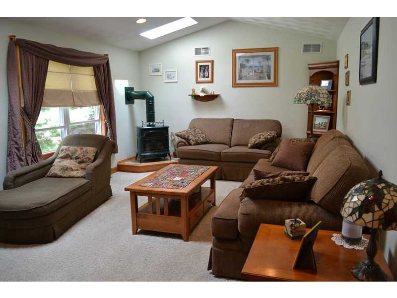 73 Reservoir Road Coventry, RI 02816 - Photo 9 of 25 Living Room.