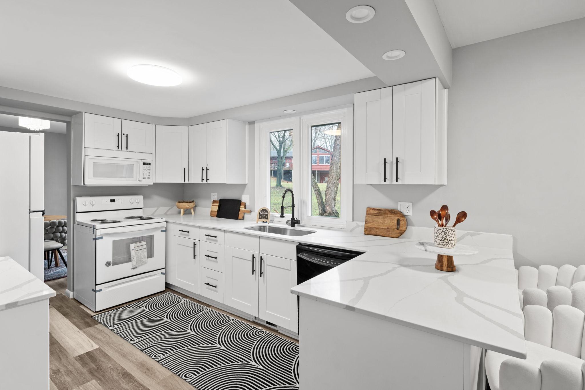 13304 Pine Ridge Road Burnsville, MN 55337 - Photo 5 of 43