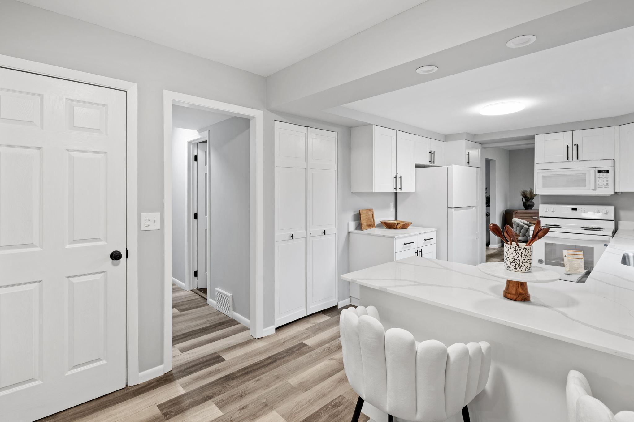 13304 Pine Ridge Road Burnsville, MN 55337 - Photo 6 of 43