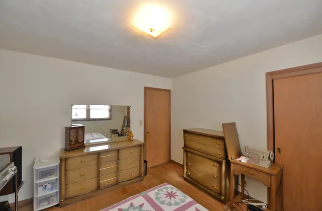 $189,900 | 2031 Wustum Avenue, Racine, WI 53404