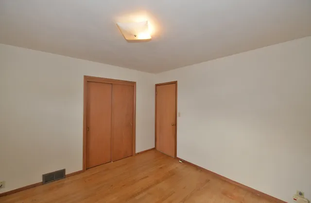 $189,900 | 2031 Wustum Avenue, Racine, WI 53404