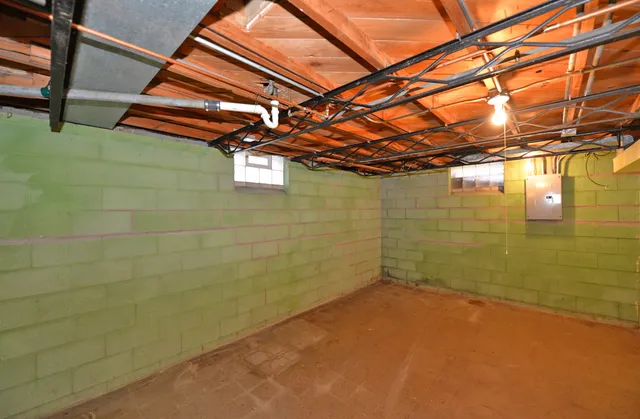 $199,900 | 2031 Wustum Avenue, Racine, WI 53404