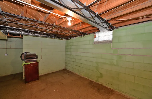 $199,900 | 2031 Wustum Avenue, Racine, WI 53404