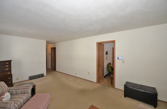 $189,900 | 2031 Wustum Avenue, Racine, WI 53404